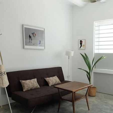 Design Apartment Near City Center, Cool Popular Neighborhood Севилья Экстерьер фото